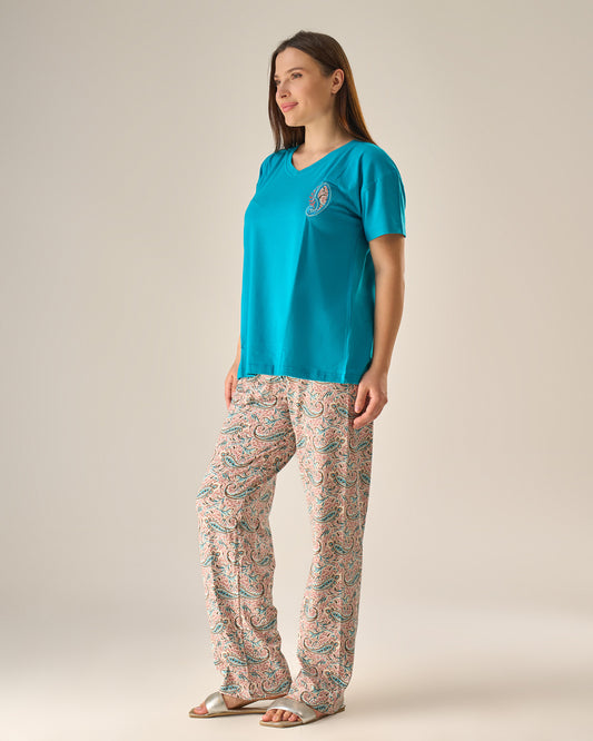 Lounge set with printed pants