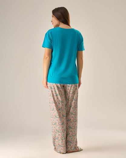 Lounge set with printed pants